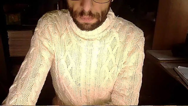 Snapshot of topg84 chatting on 10/28/25, 07:12 topg84 online show from 10/28/25, 07:12