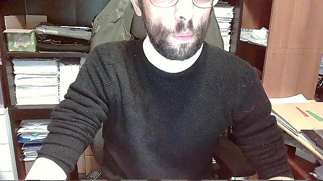 Snapshot of topg84 chatting on 11/04/25, 06:07 topg84 online show from 11/04/25, 06:07