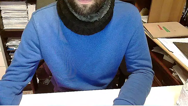 Snapshot of topg84 chatting on 11/08/25, 05:45 topg84 online show from 11/08/25, 05:45