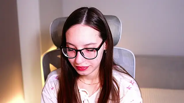 WhyEmmyCry online show from 03/22/26, 05:22