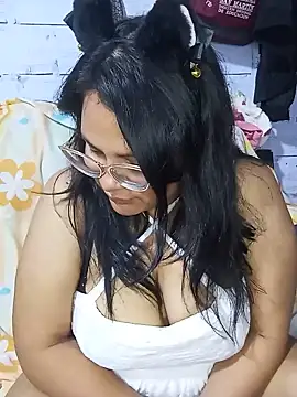 Snapshot of celeste122595 chatting on 07/15/26, 04:07 celeste122595 online show from 07/15/26, 04:07