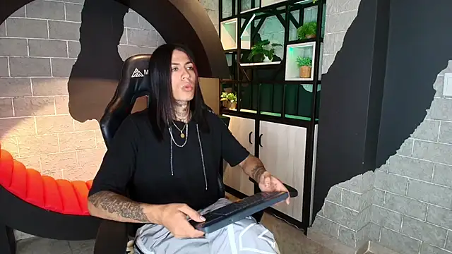 ArohomLester online show from 11/02/25, 11:12