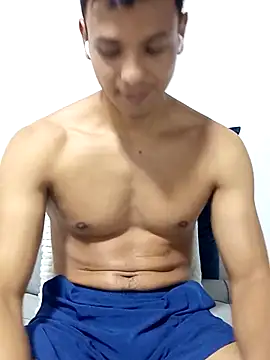 Snapshot of Valois_69 chatting on 10/26/25, 04:18 Valois 69 online show from 10/26/25, 04:18