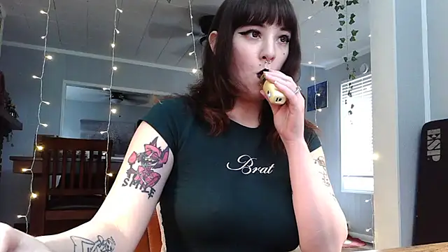 Trickylucy555 online show from 05/12/26, 10:29