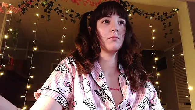 Trickylucy555 online show from 05/14/26, 06:31