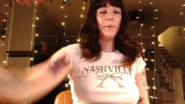 Trickylucy555 online show from 06/16/26, 03:42