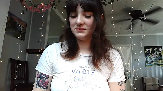 Trickylucy555 online show from 06/17/26, 06:42