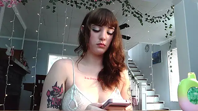Trickylucy555 online show from 08/06/26, 05:37
