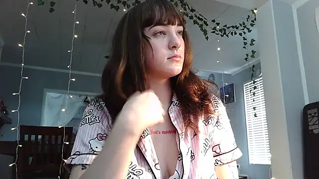 Trickylucy555 online show from 08/07/26, 02:41