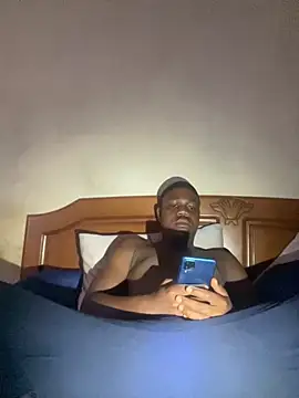 Snapshot of maloya267 chatting on 10/23/25, 08:02 maloya267 online show from 10/23/25, 08:02