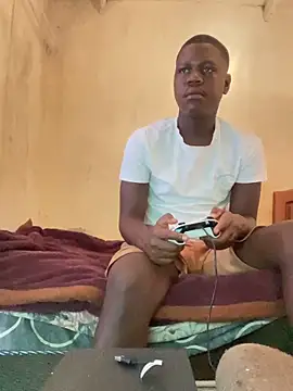 Snapshot of maloya267 chatting on 10/24/25, 12:56 maloya267 online show from 10/24/25, 12:56