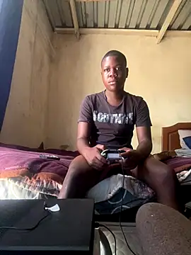 Snapshot of maloya267 chatting on 10/26/25, 12:11 maloya267 online show from 10/26/25, 12:11