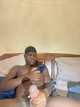 Snapshot of maloya267 chatting on 10/30/25, 07:32 maloya267 online show from 10/30/25, 07:32