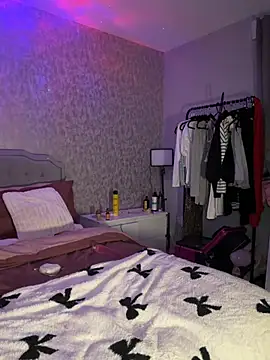 Ellieskyyee1 online show from 01/13/26, 09:31