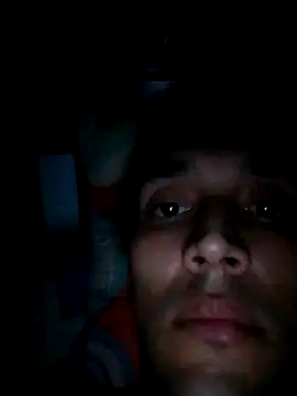 Snapshot of Damianpq chatting on 10/19/25, 04:57 Damianpq online show from 10/19/25, 04:57