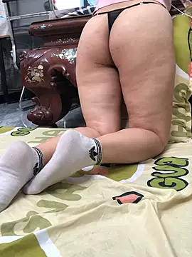 HinayLa online show from 01/13/26, 08:08