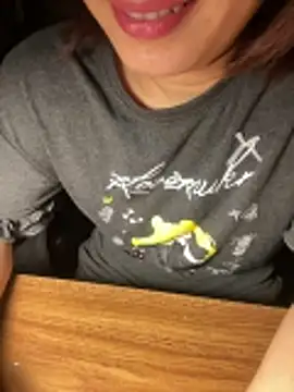 HinayLa online show from 05/05/26, 04:04