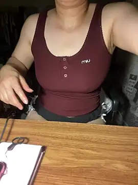HinayLa online show from 05/20/26, 04:24