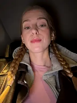 kira mia online show from 11/25/25, 03:12