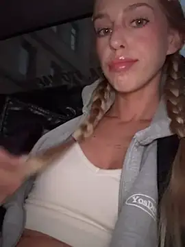 kira mia online show from 03/12/26, 04:02