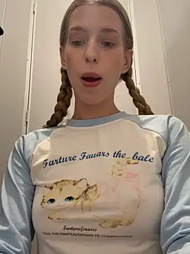 kira mia online show from 03/26/26, 04:34