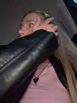 kira mia online show from 04/04/26, 04:37