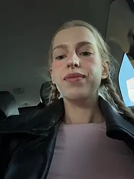 kira mia online show from 04/08/26, 04:29