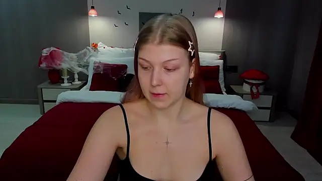 Stella Light online show from 10/31/25, 04:24