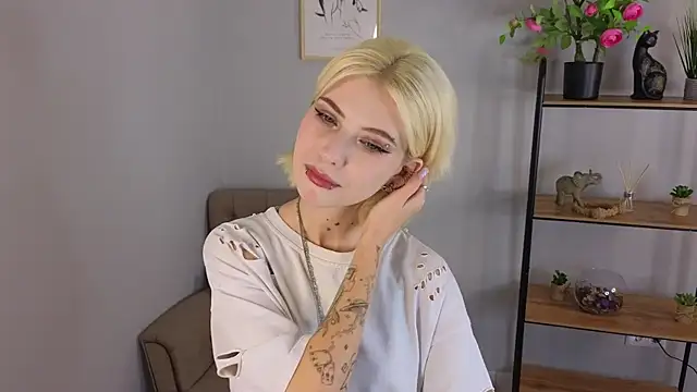 Snapshot of Jasmi_Yets chatting on 10/30/25, 10:06 Jasmi Yets online show from 10/30/25, 10:06