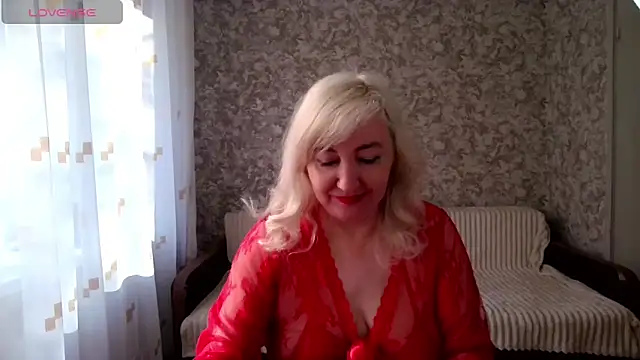 Snapshot of LadyKriss chatting on 05/05/26, 03:47 LadyKriss online show from 05/05/26, 03:47