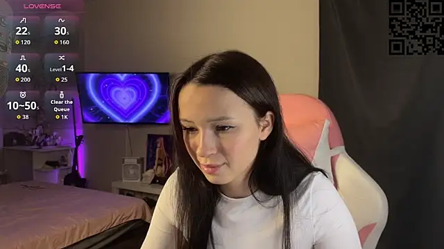 ella simons online show from 11/10/25, 12:53