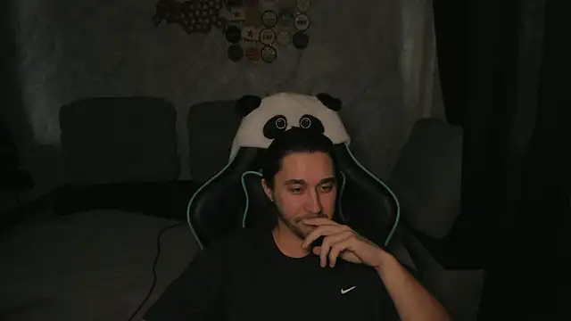 Pohyi  online show from 03/06/26, 04:09