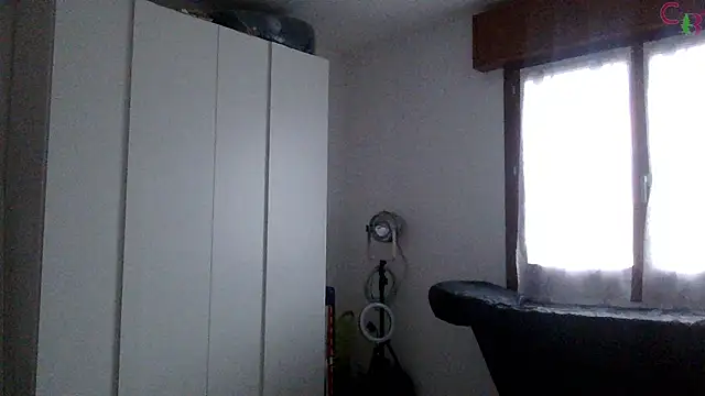 Cassy-Bloom online show from 10/31/25, 02:18