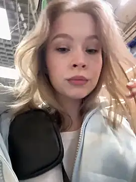 Eliiizaaa online show from 10/25/25, 04:24