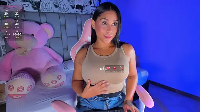 Snapshot of sofialaurentxox chatting on 11/25/25, 09:04 sofialaurentxox online show from 11/25/25, 09:04