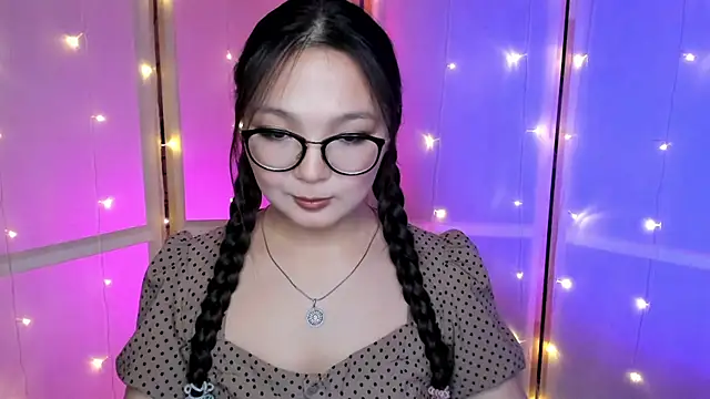 Snapshot of Nikki-awesome chatting on 11/04/25, 04:28 Nikki-awesome online show from 11/04/25, 04:28