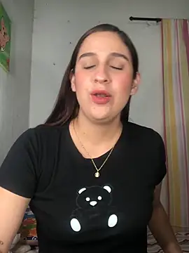 Snapshot of Zoey_sweet01 chatting on 10/22/25, 12:11 Zoey sweet01 online show from 10/22/25, 12:11