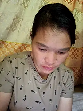 chipu06 online show from 10/27/25, 01:42