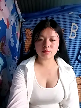 lisa-bae00 online show from 04/20/26, 12:41