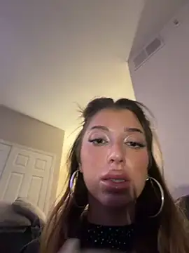 Snapshot of babygirlxchlo chatting on 11/02/25, 10:50 babygirlxchlo online show from 11/02/25, 10:50