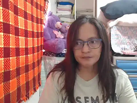 Kinkybela2025 online show from 11/25/25, 12:32