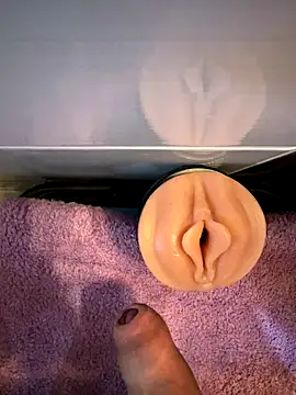 iCum uCum online show from 10/25/25, 02:56