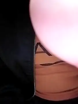 Snapshot of Minmin688 chatting on 10/31/25, 10:27 Minmin688 online show from 10/31/25, 10:27