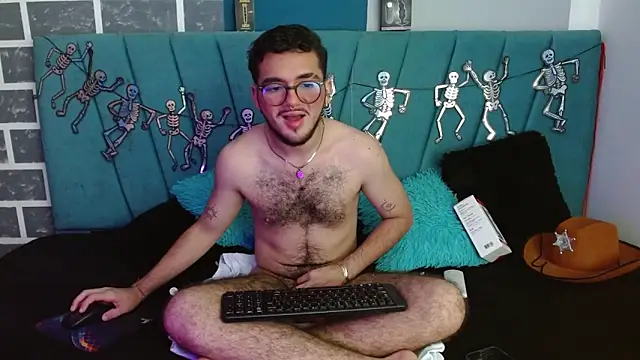 Zac Golden online show from 10/31/25, 03:07