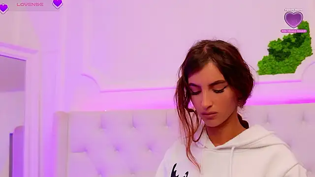 ElisaCharm online show from 04/15/26, 03:57