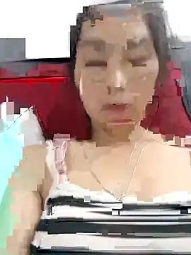 Snapshot of mekaka00 chatting on 10/27/25, 02:10 mekaka00 online show from 10/27/25, 02:10