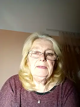 AmyLove353 online show from 10/30/25, 10:21