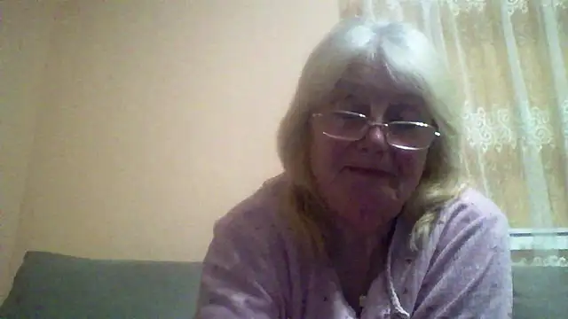 AmyLove353 online show from 04/04/26, 09:45