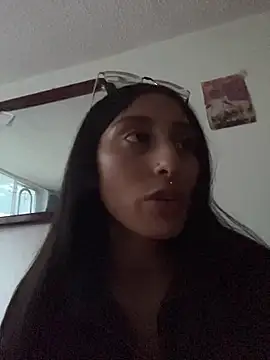 Violeet-Smith online show from 11/21/25, 09:02