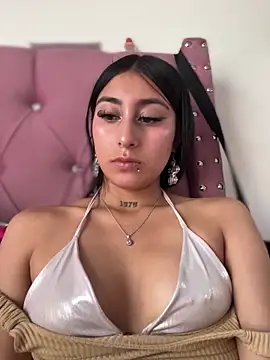 Violeet-Smith online show from 03/06/26, 05:09